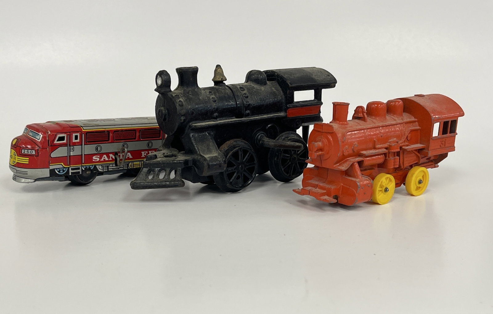 3 TOY LOCOMOTIVES (1 of 3)
