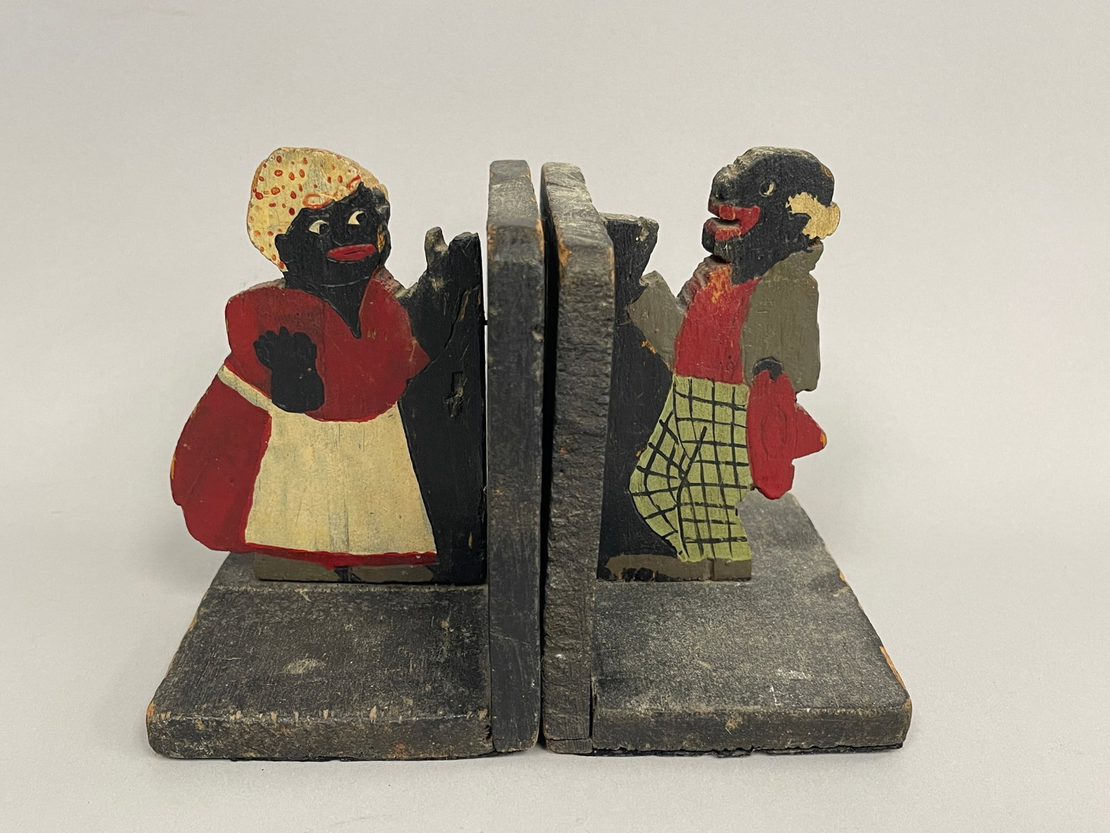 BLACK COUPLE BOOKENDS: BLACK COUPLE BOOKENDS C 1900, PINE, ORIGINAL PAINT, EXCELLENT CONDITION