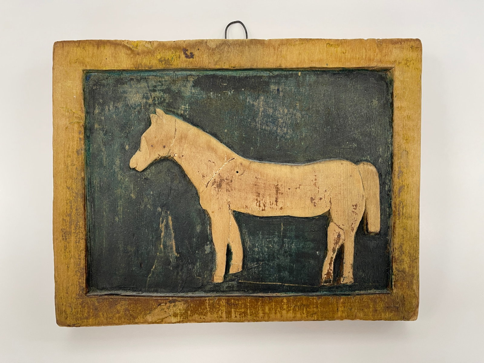 SMALL CARVED HORSE PLAQUE: SMALL CARVED HORSE PLAQUE 19TH C, PINE, ORIGINAL SURFACES, EXCELLENT CONDITION