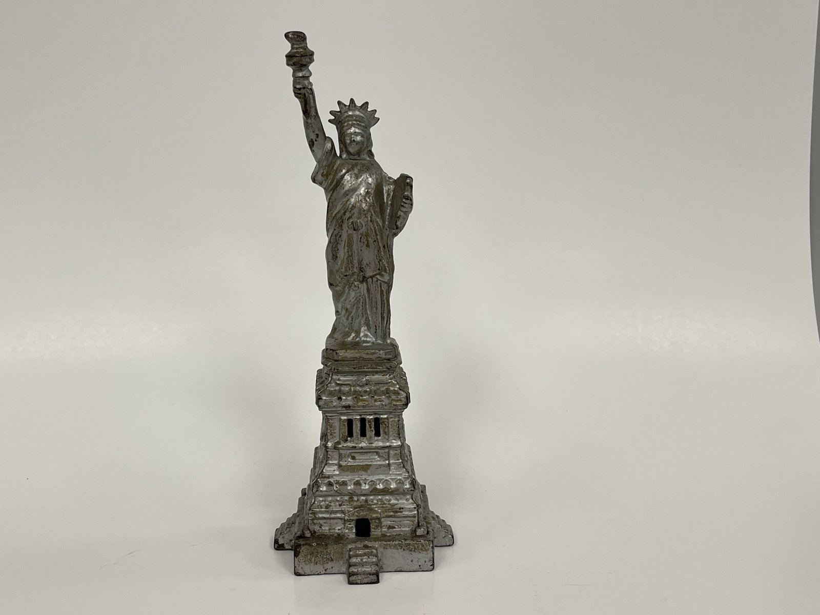 STATUE OF LIBERTY BANK: STATUE OF LIBERTY BANK LATE 19TH C, CAST IRON, EXCELLENT CONDITION.