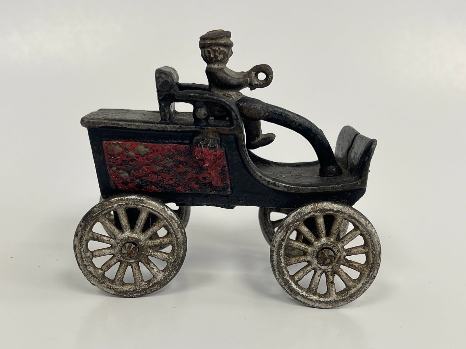 EARLY AUTOMOBILE TOY (1 of 4)