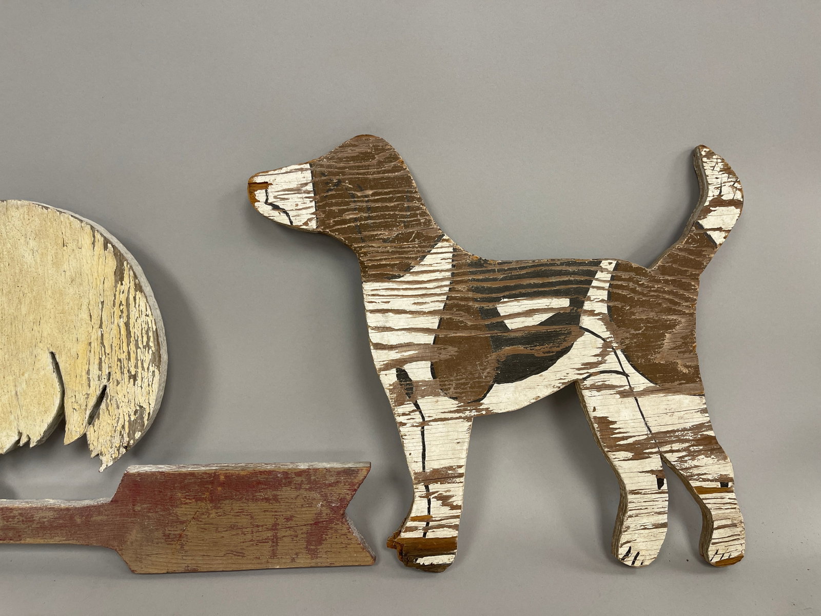 3 FLAT CARVED ANIMALS - 3