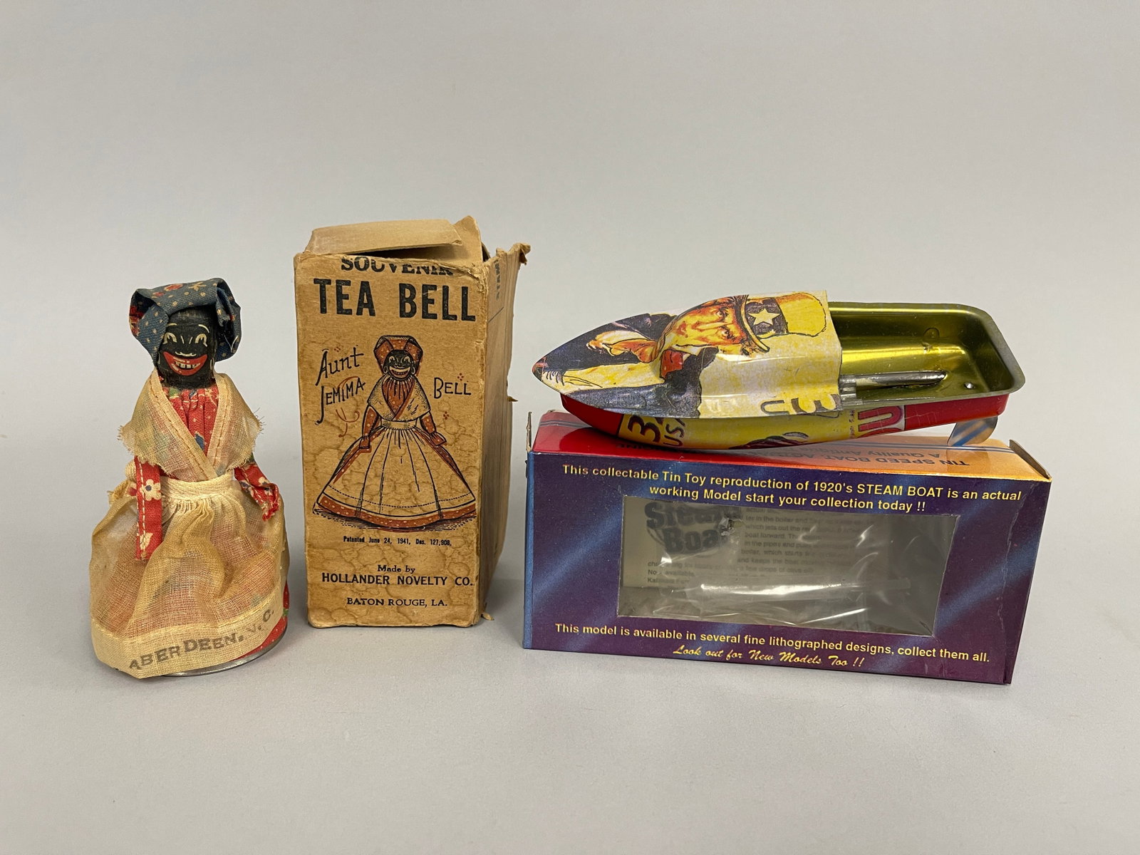 MAMMY TEA BELL & TOY STEAMBOAT (1 of 3)