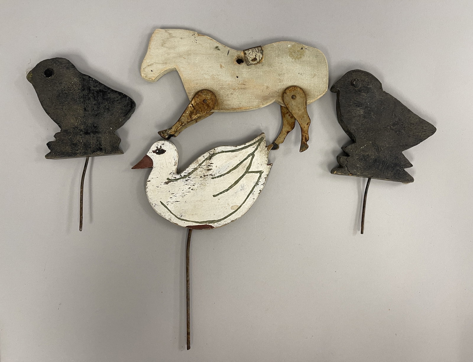 4 FLAT CARVED ANIMALS: 4 FLAT CARVED ANIMALS EARLY 20TH C, 2 BIRDS, DUCK & ARTICULATED HORSE, ORIGINAL PAINT, EXCELLENT CONDITION.