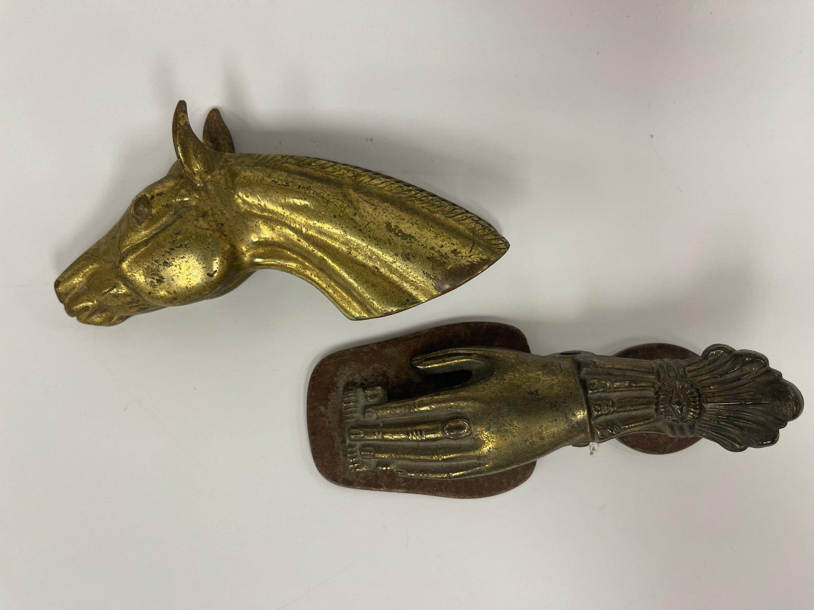 2 DESKTOP FIGURAL PAPERCLIPS (1 of 4)