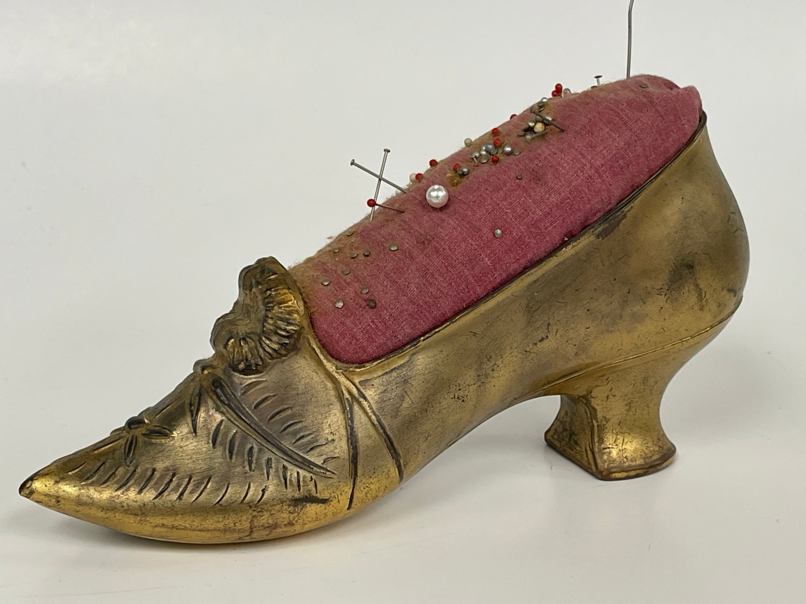BRASS SHOE PINCUSHION: BRASS SHOE PINCUSHION 19TH C, EXCELLENT CONDITION.