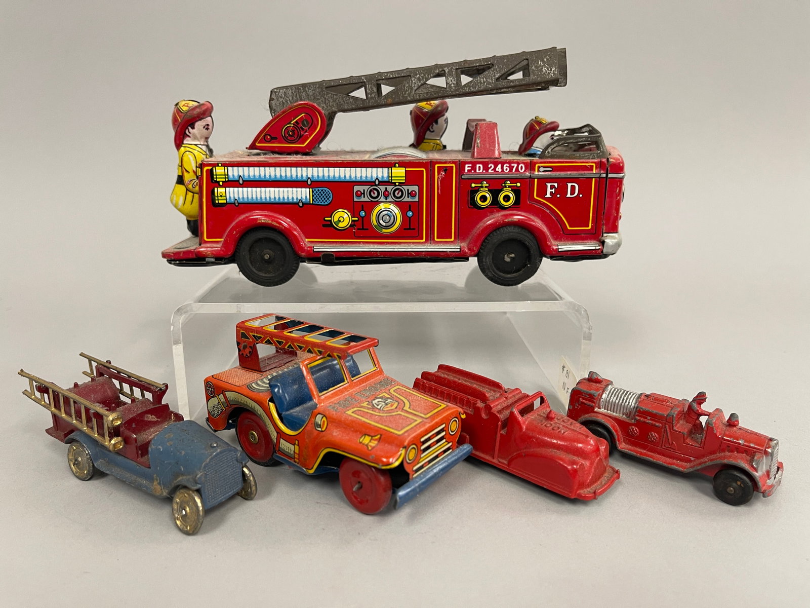 5 PIECE TOY FIRE TRUCK LOT (1 of 3)