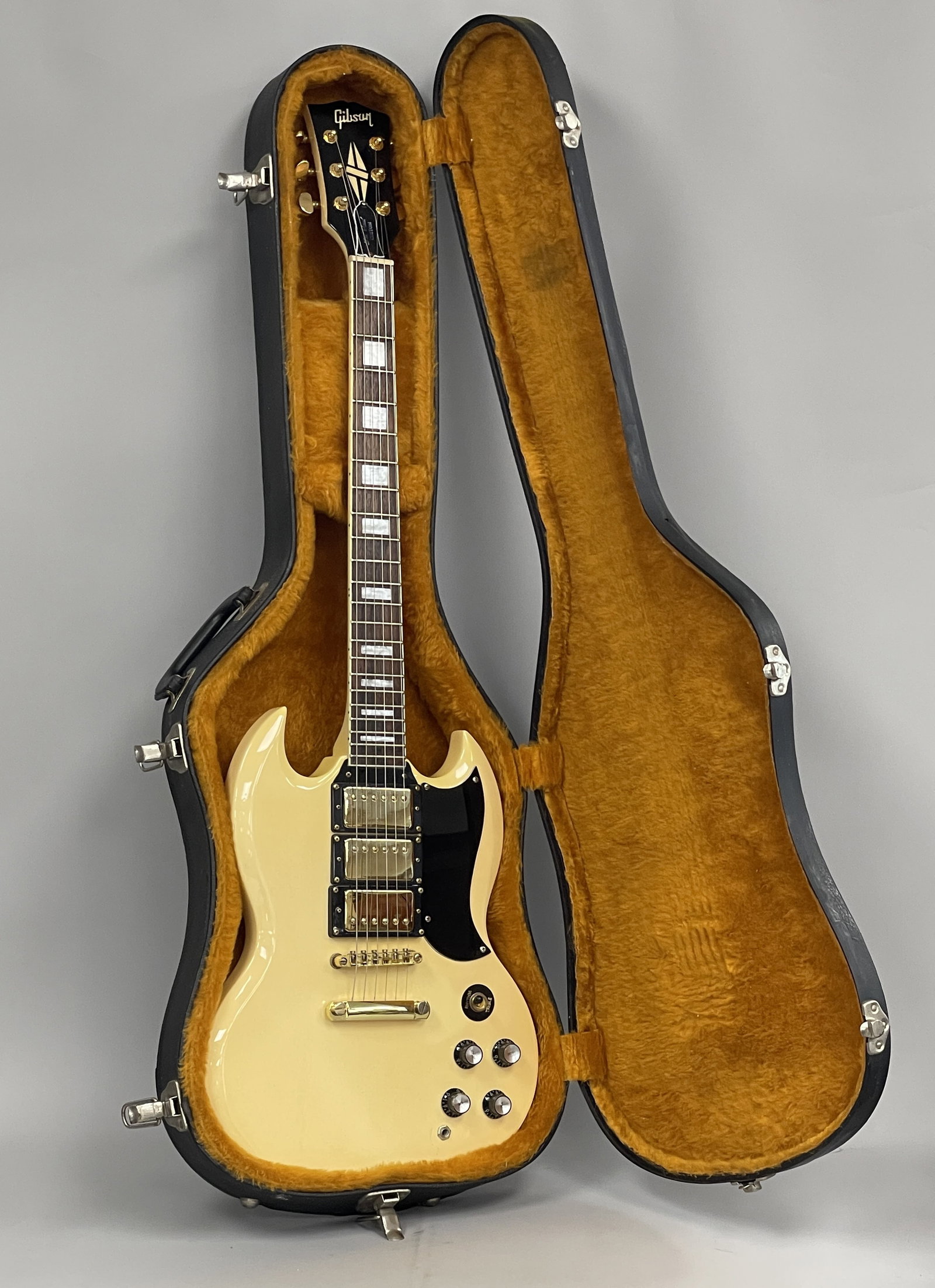 GIBSON LES PAUL STYLE GUITAR: GIBSON LES PAUL STYLE GUITAR