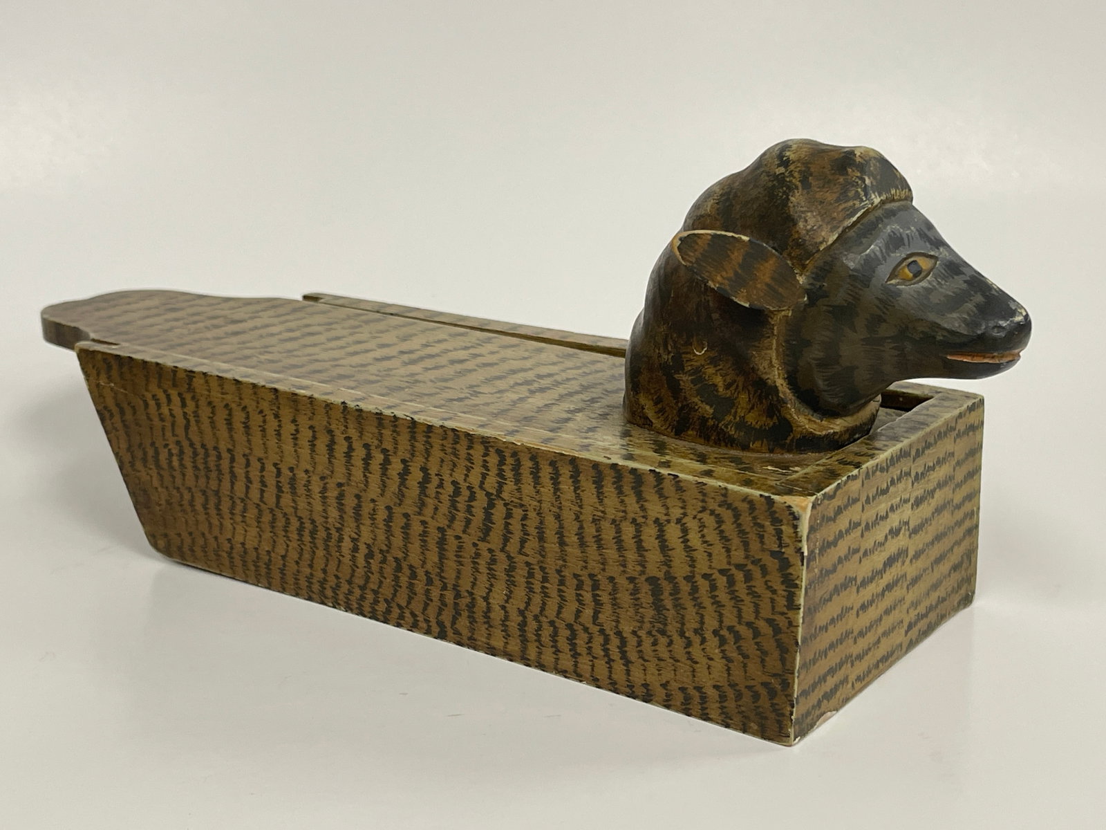 RARE SHEEP HEAD SLIDE LID BOX: RARE SHEEP HEAD SLIDE LID BOX 19TH C, POPLAR WOOD, DRY ORIGINAL PAINTED SURFACES. EXCELLENT UNTOUCHED CONDITION.