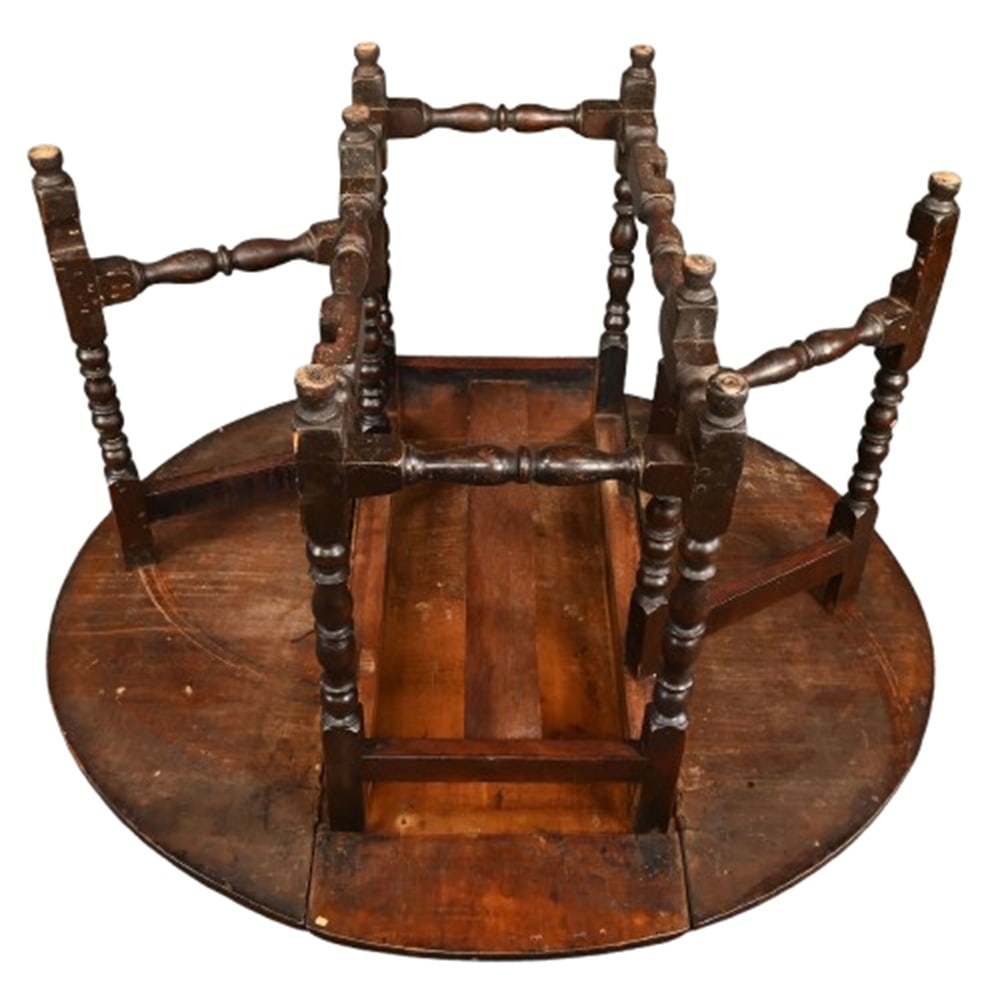 FIGURED MAPLE GATELEG TABLE - 15