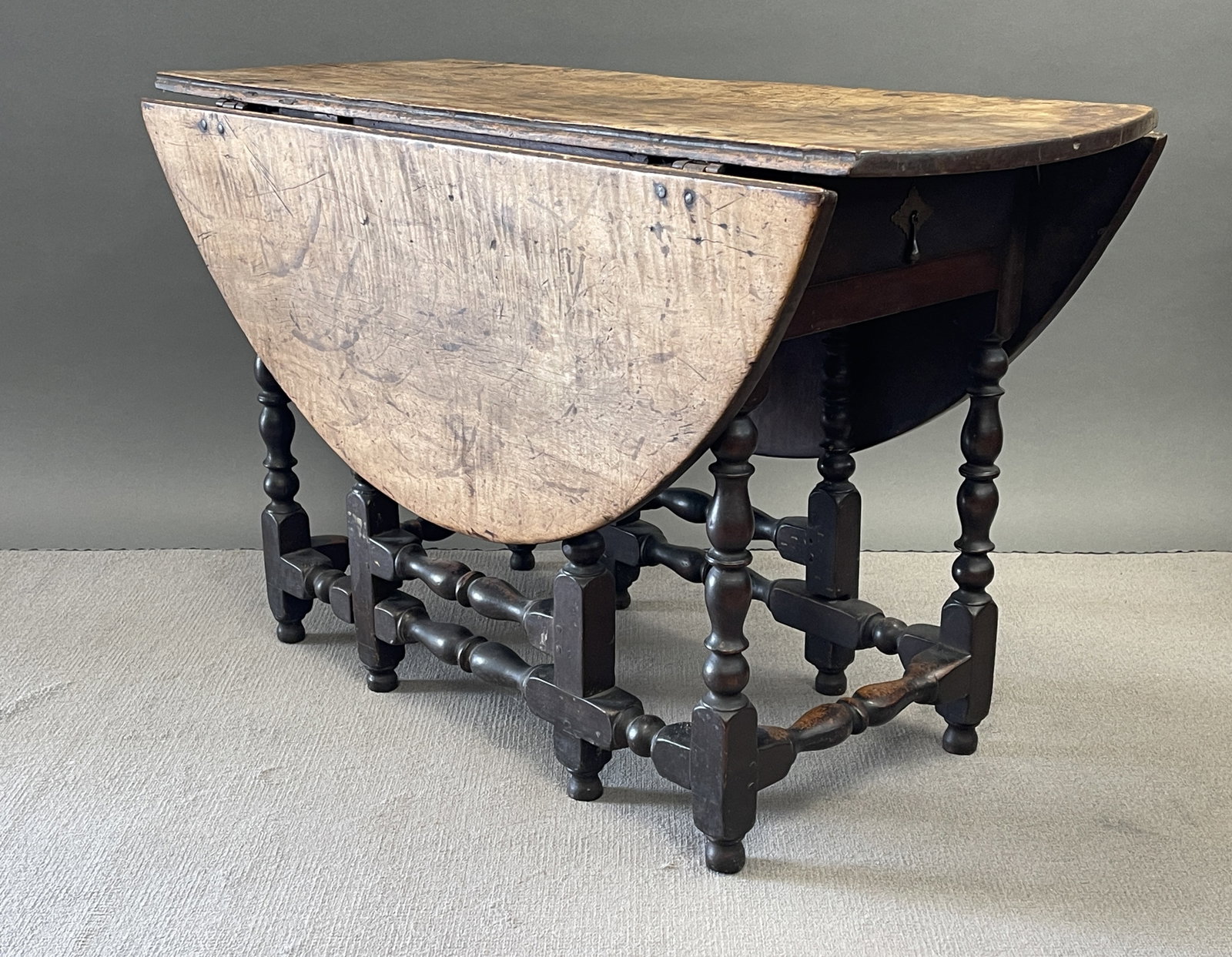 FIGURED MAPLE GATELEG TABLE - 3