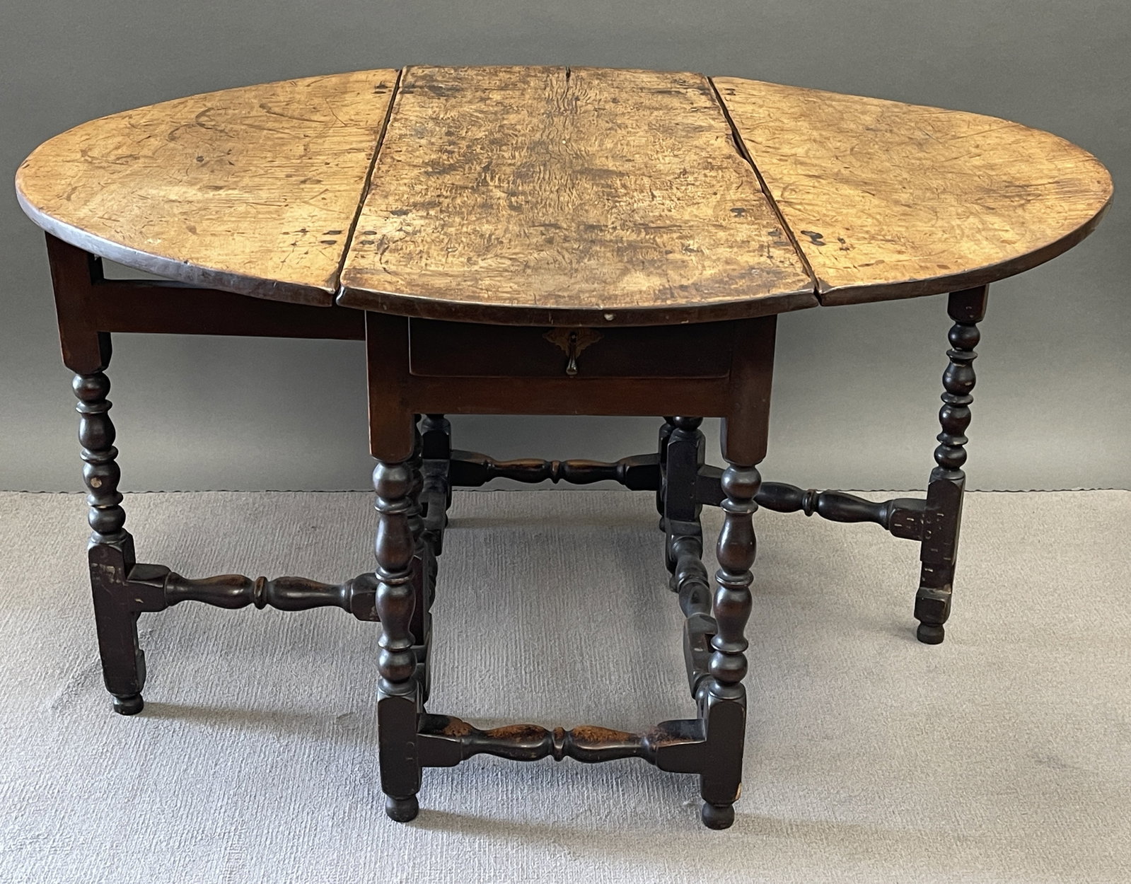 FIGURED MAPLE GATELEG TABLE - 5