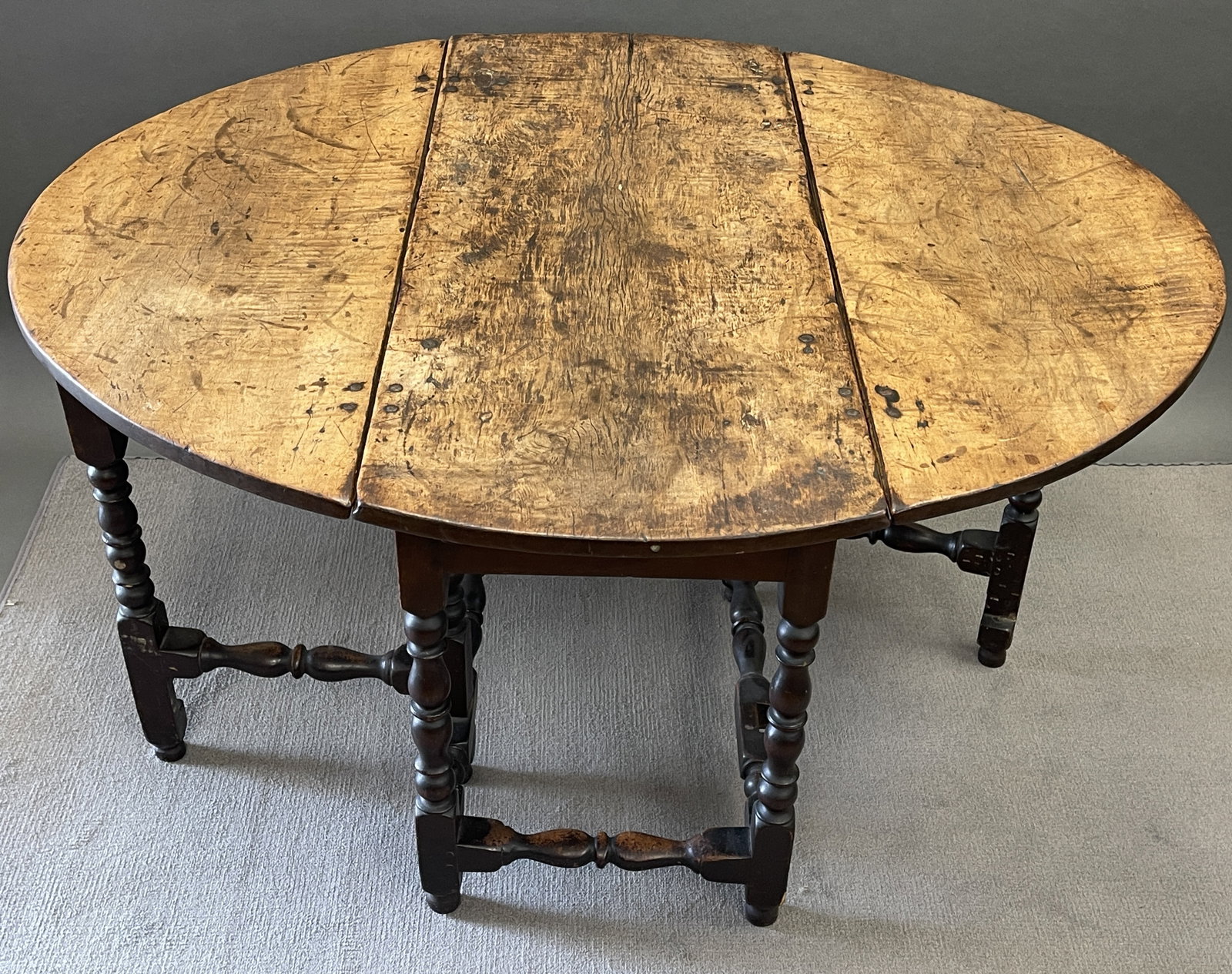 FIGURED MAPLE GATELEG TABLE - 6