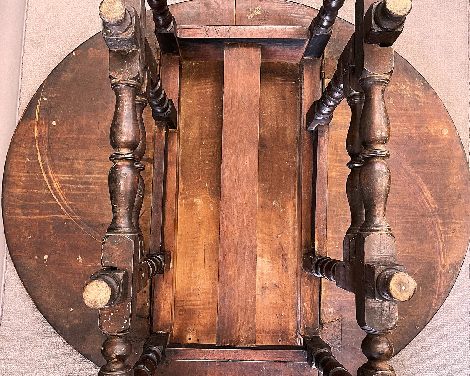 FIGURED MAPLE GATELEG TABLE - 7