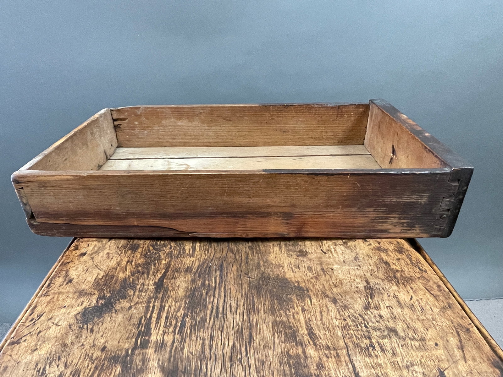 FIGURED MAPLE GATELEG TABLE - 8