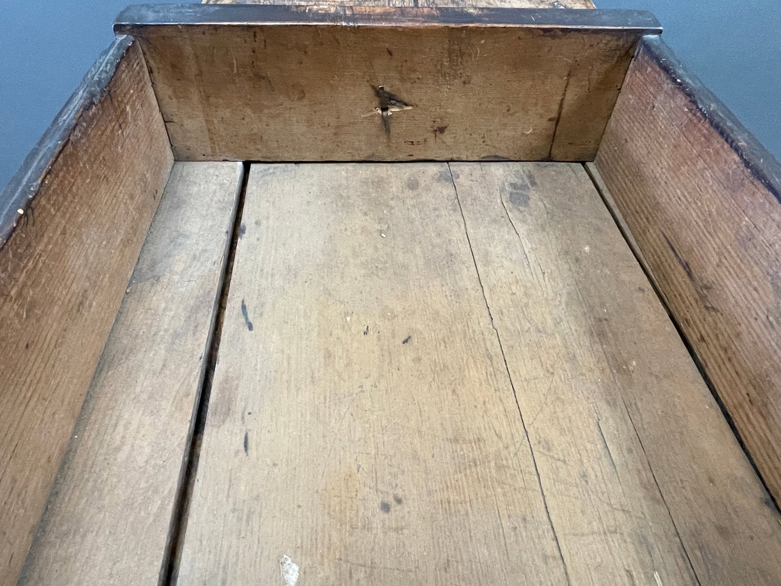 FIGURED MAPLE GATELEG TABLE - 9