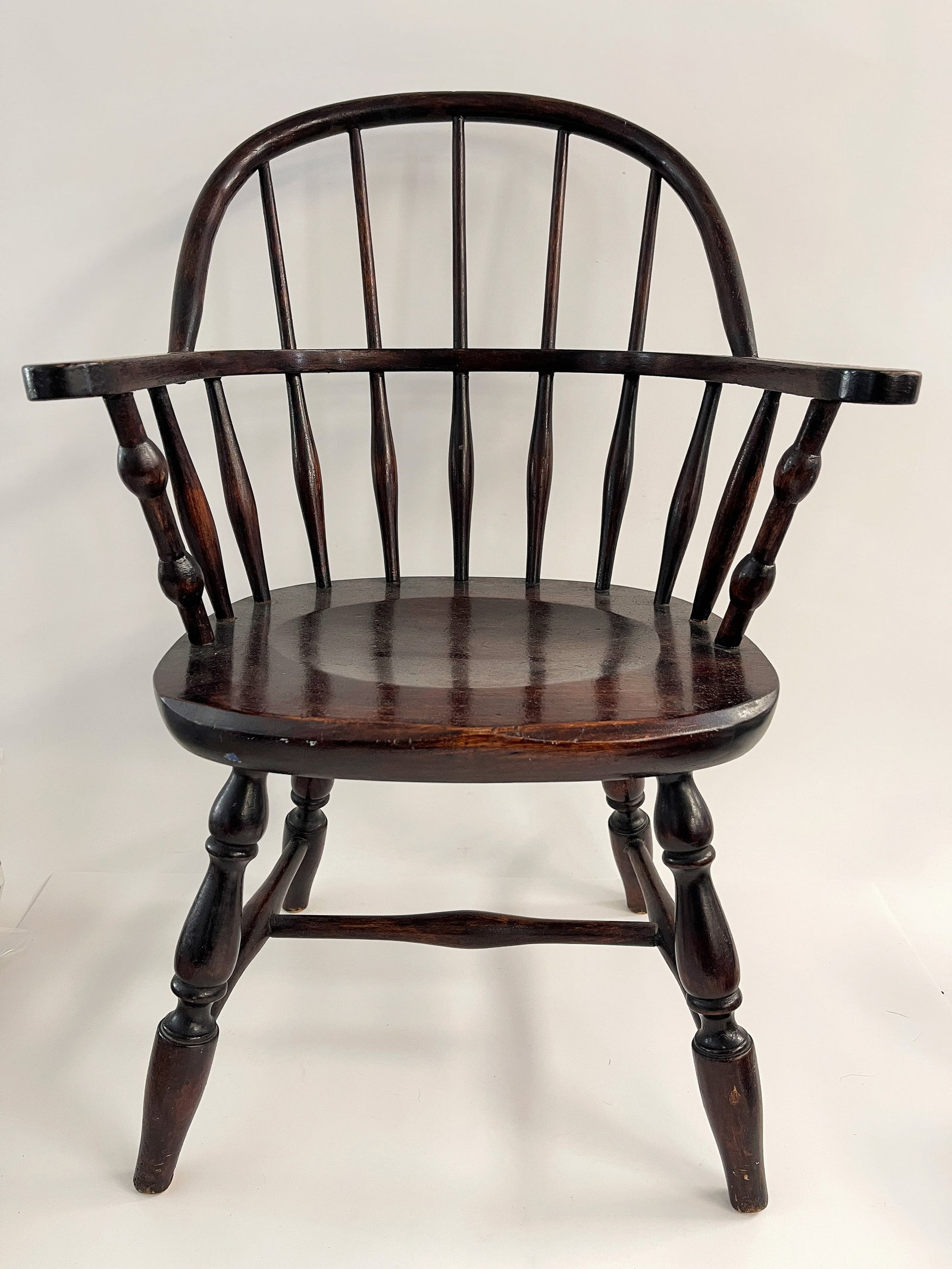 19TH C EARLY CHILD'S SACK BACK WINDSOR ARMCHAIR (1 of 8)