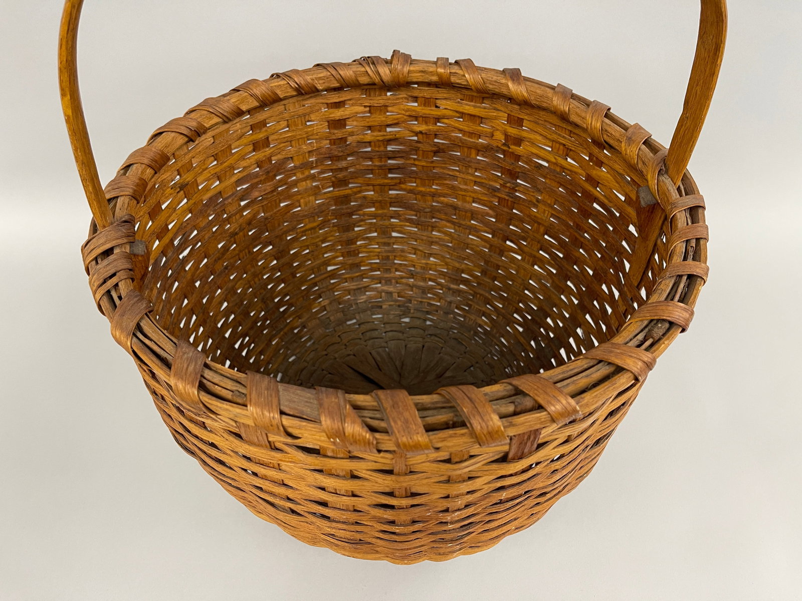 ASH SPLINT BASKET WITH HANDLE - 3