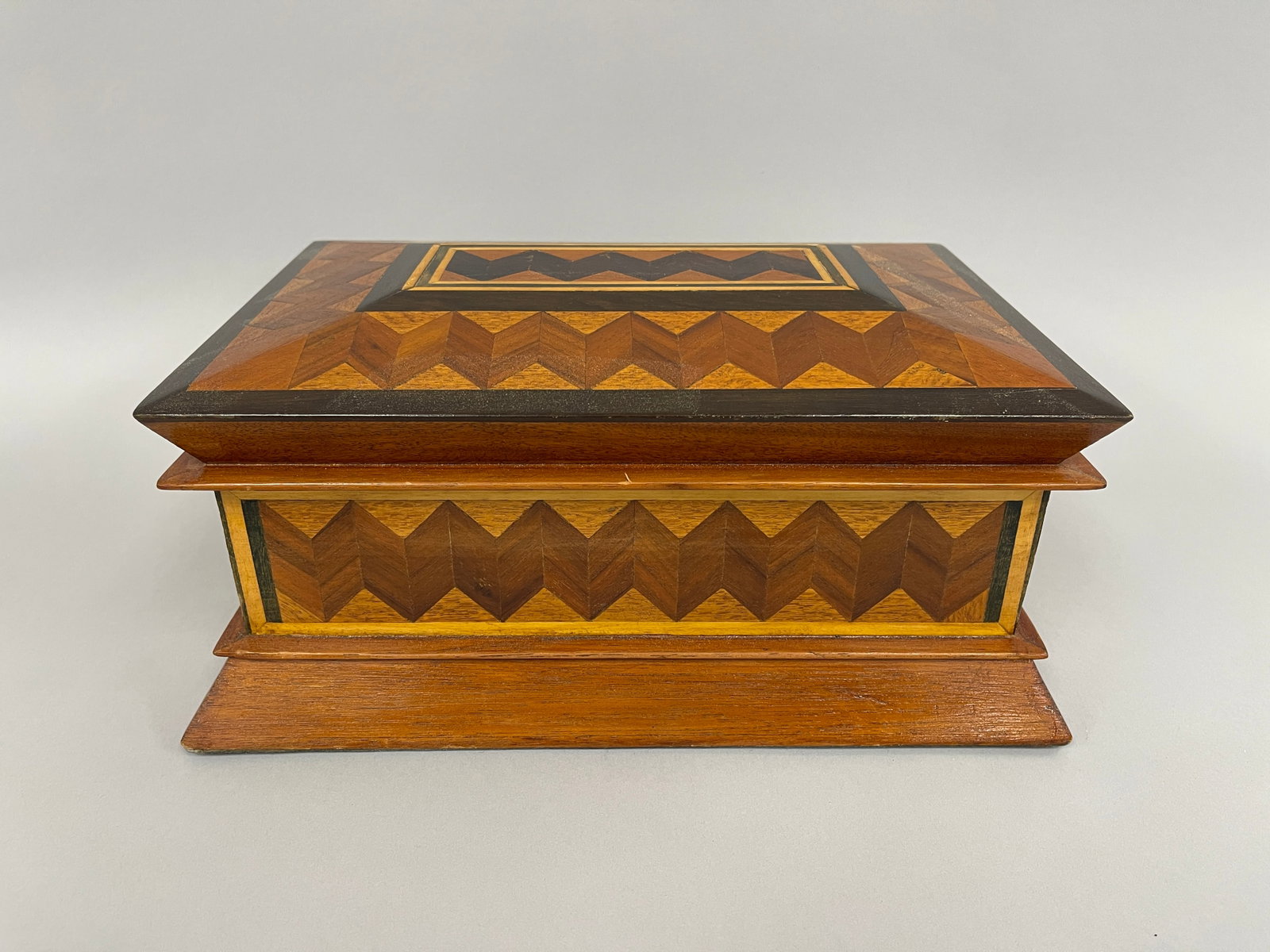 PARQUETRY INLAID JEWELRY BOX (1 of 9)