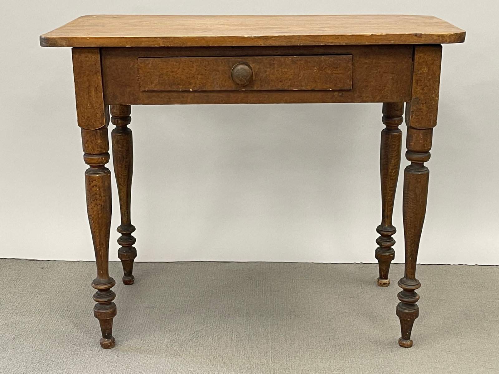 19TH C GRAIN PAINTED ONE DRAWER STAND: 19TH C GRAIN PAINTED ONE DRAWER STAND, ORIGINAL GRAIN PAINTING, OUTSTANDING RING TURNED CARVED LEGS, 18 X 32 X 29T