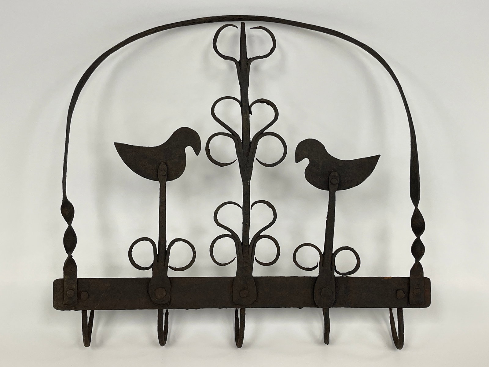 UNUSUAL 5-HOOK FORGED IRON IMPLEMENT HOOK W/ DISTELFINK DOVE DECORATION (1 of 4)