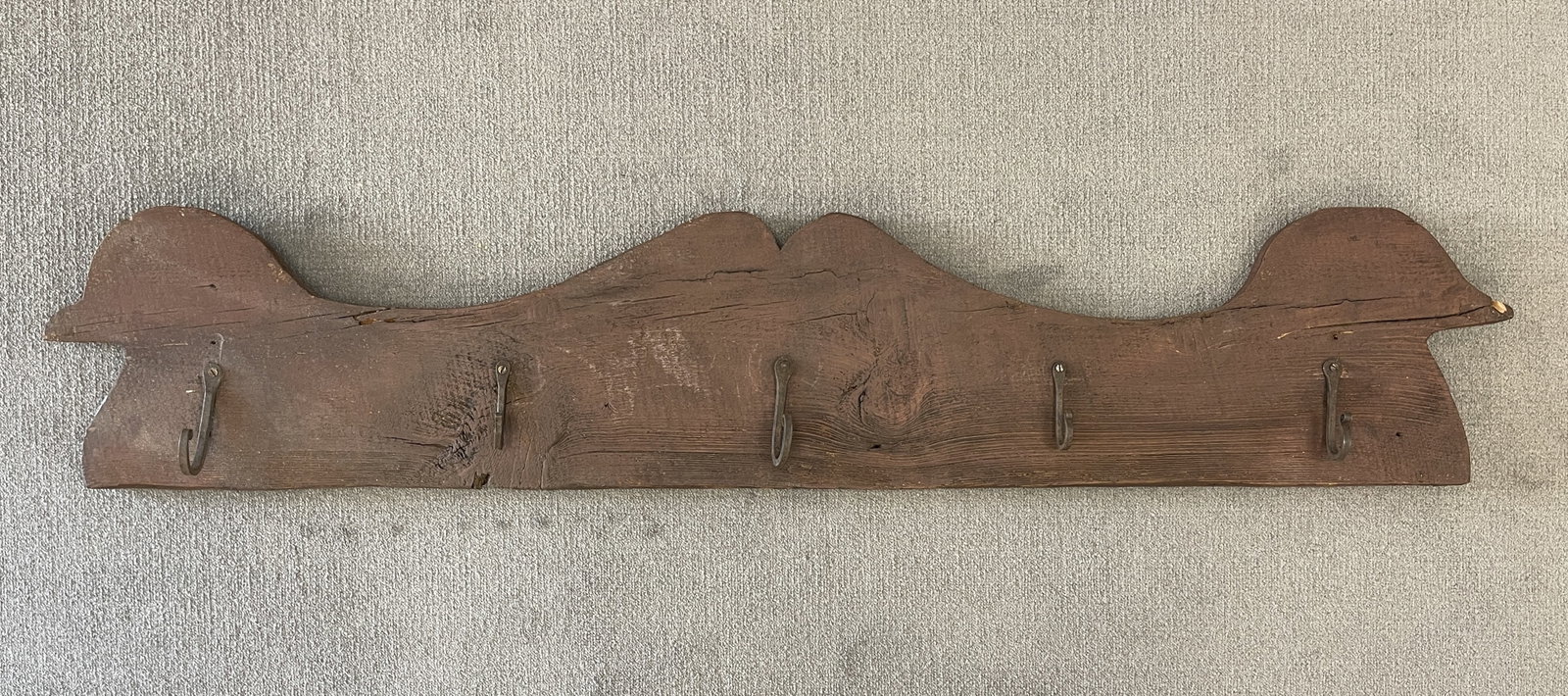 DUCK HUNTER'S CARVED WOODEN RACK W/ 5 FORGED IRON HOOKS (1 of 3)