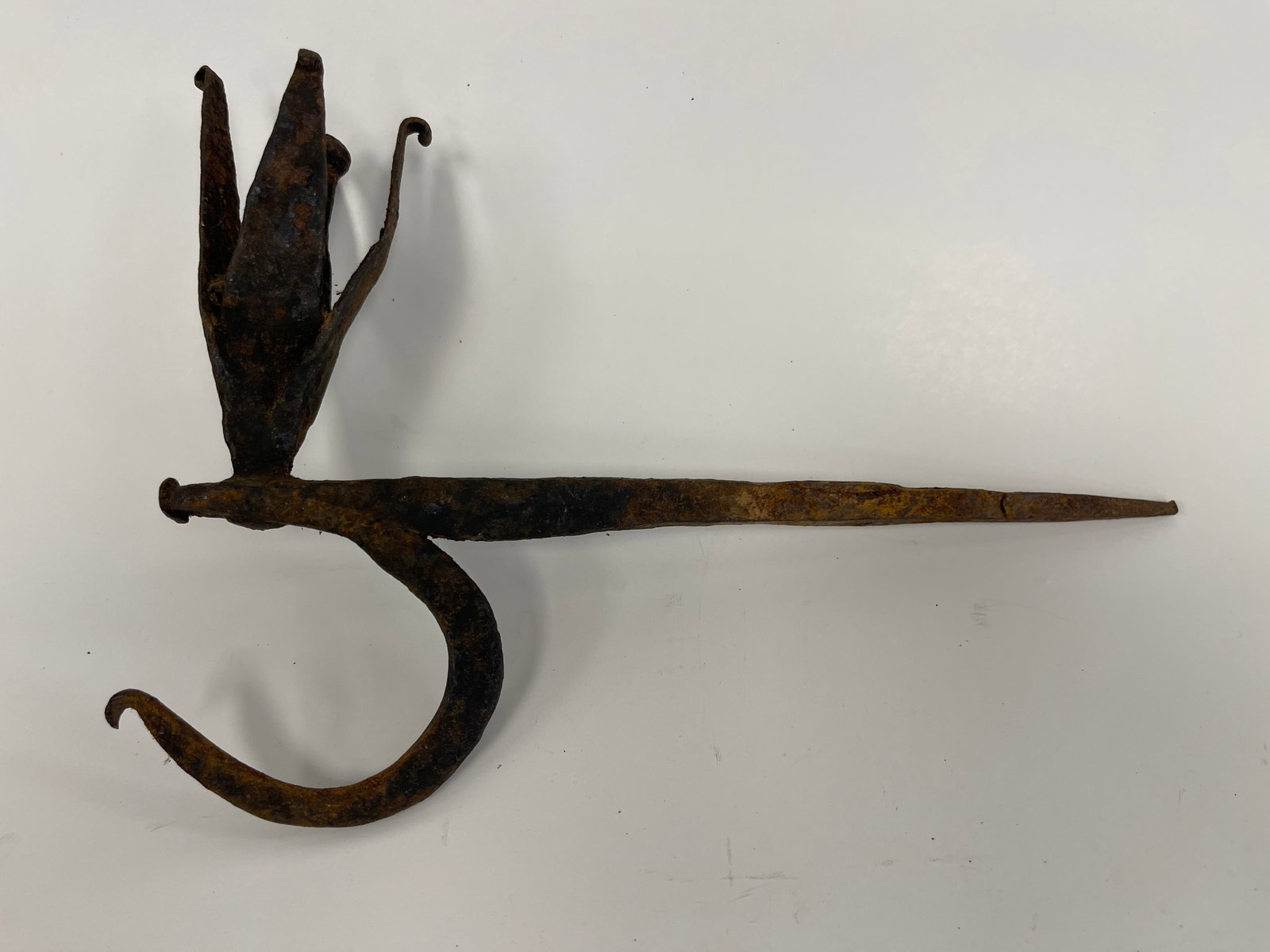 BEAM HOOK W/ COOL 3-DIMENSIONAL TULIP FINIAL (1 of 3)