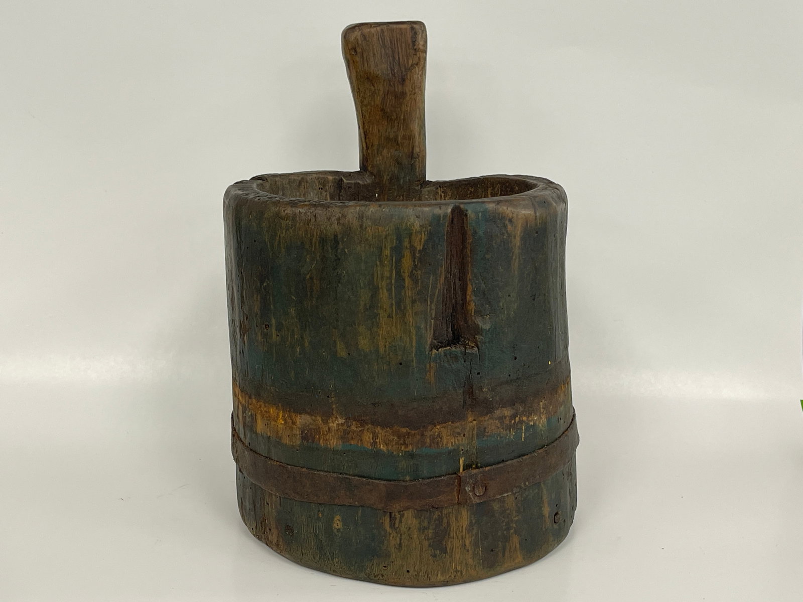 GREEN PAINTED HORNBEAM W/ IRON BANDS PIGGIN: GREEN PAINTED HORNBEAM W/ IRON BANDS PIGGIN