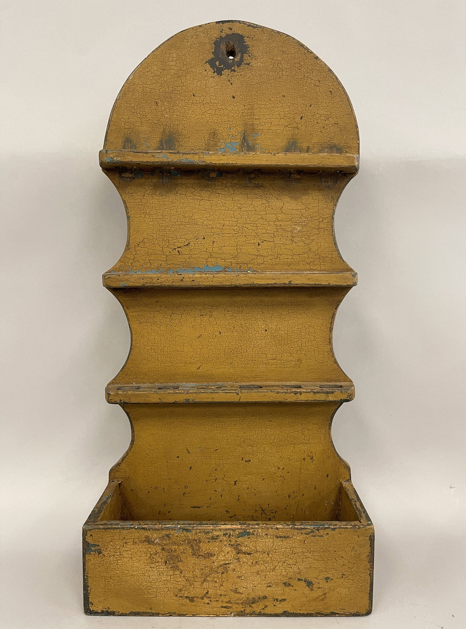 GREAT PENNSYLVANIA SPOON RACK IN OLD CHROME YELLOW PAINT (1 of 8)