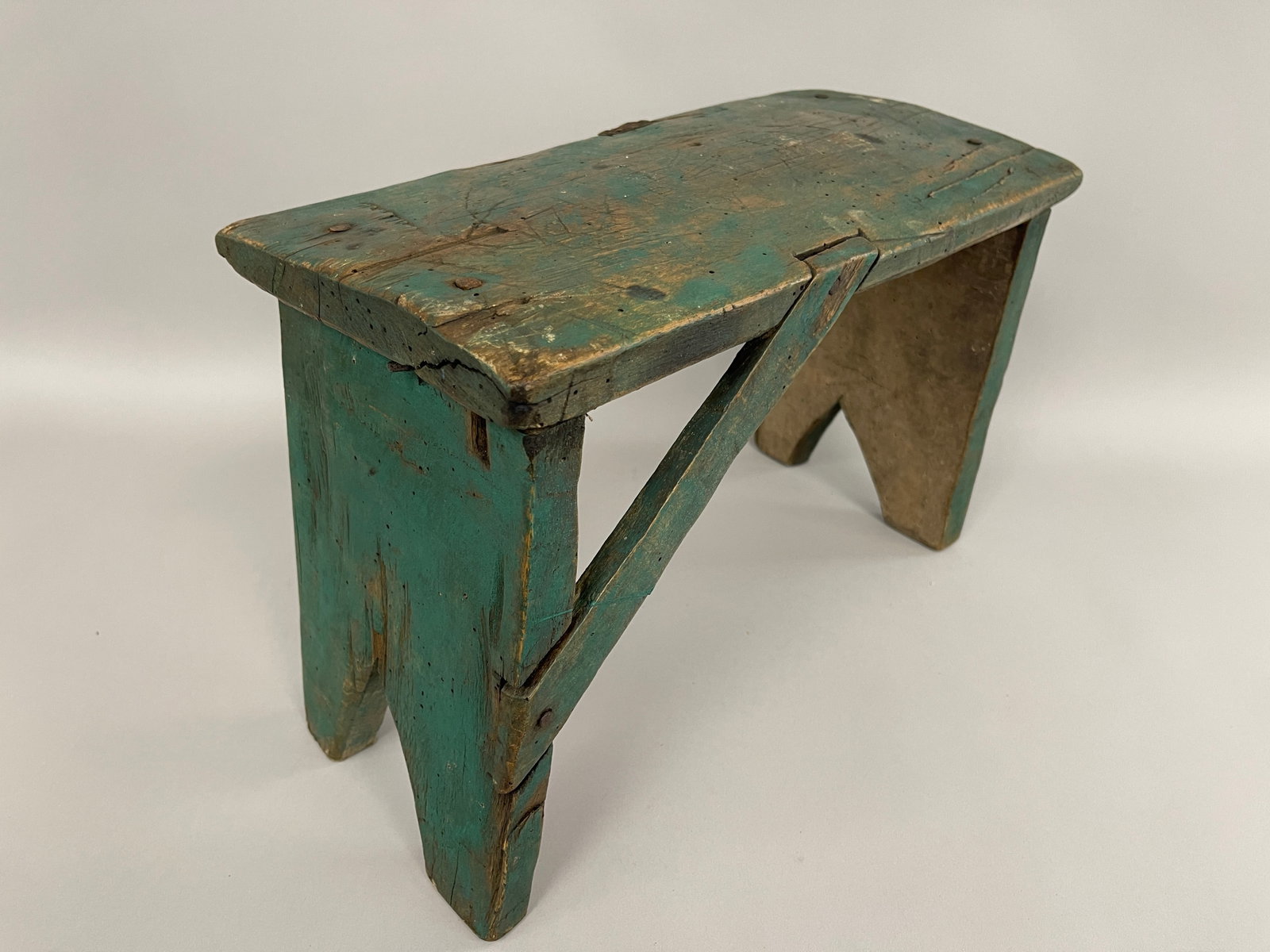 GREEN PAINTED MILKING STOOL - 4