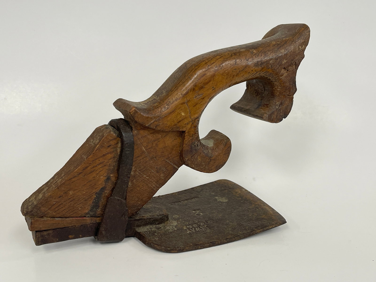 18THC HANDLED SINGLE BLADE BOWL ADZ: 18THC HANDLED SINGLE BLADE BOWL ADZ