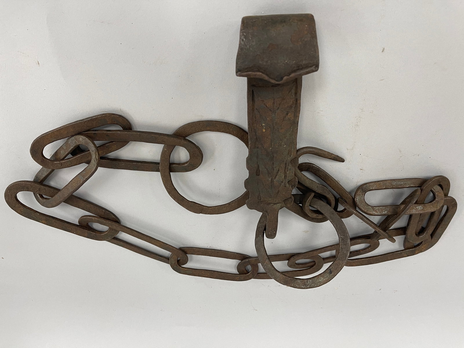 17THC BLACKSMITH MADE CHAIN TRAMMEL W/ ORIGINAL CHIMNEY HOOK & VARIOUS OTHER ATTACHMENTS: 17THC BLACKSMITH MADE CHAIN TRAMMEL W/ ORIGINAL CHIMNEY HOOK & VARIOUS OTHER ATTACHMENTS