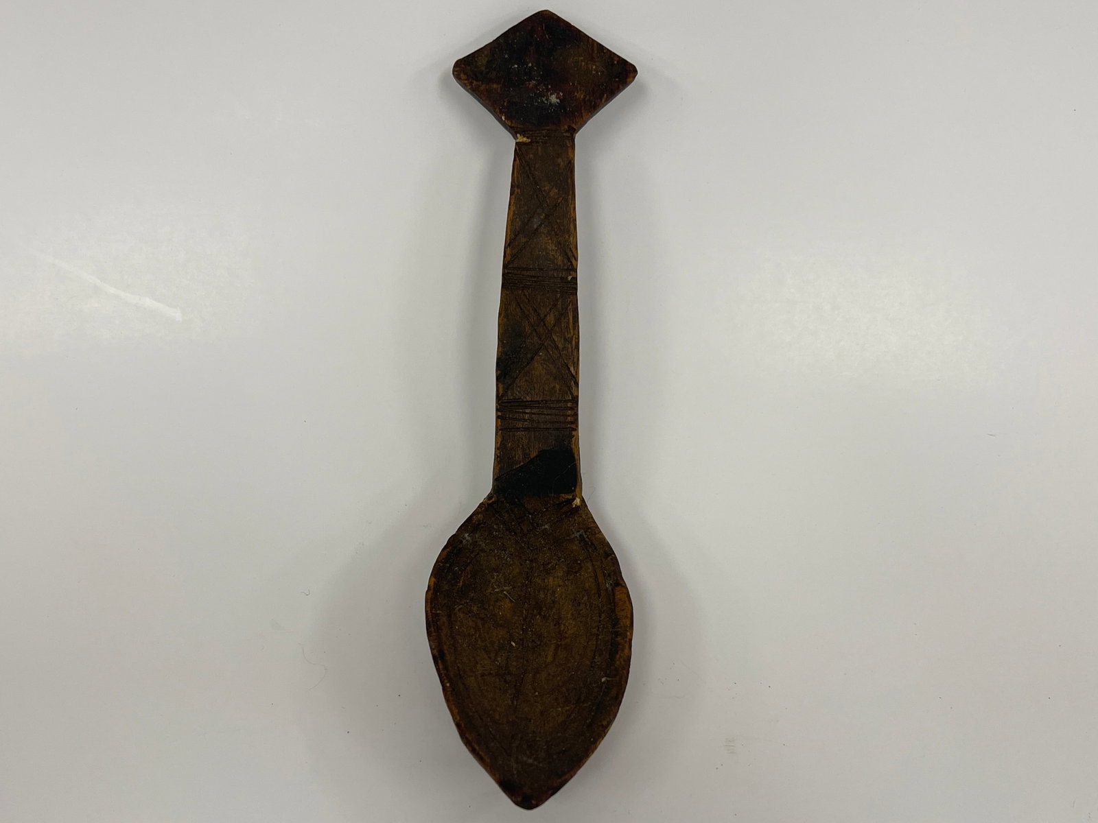 SMALL WOODEN NATIVE AMERICAN DECORATIVE SPOON (1 of 3)