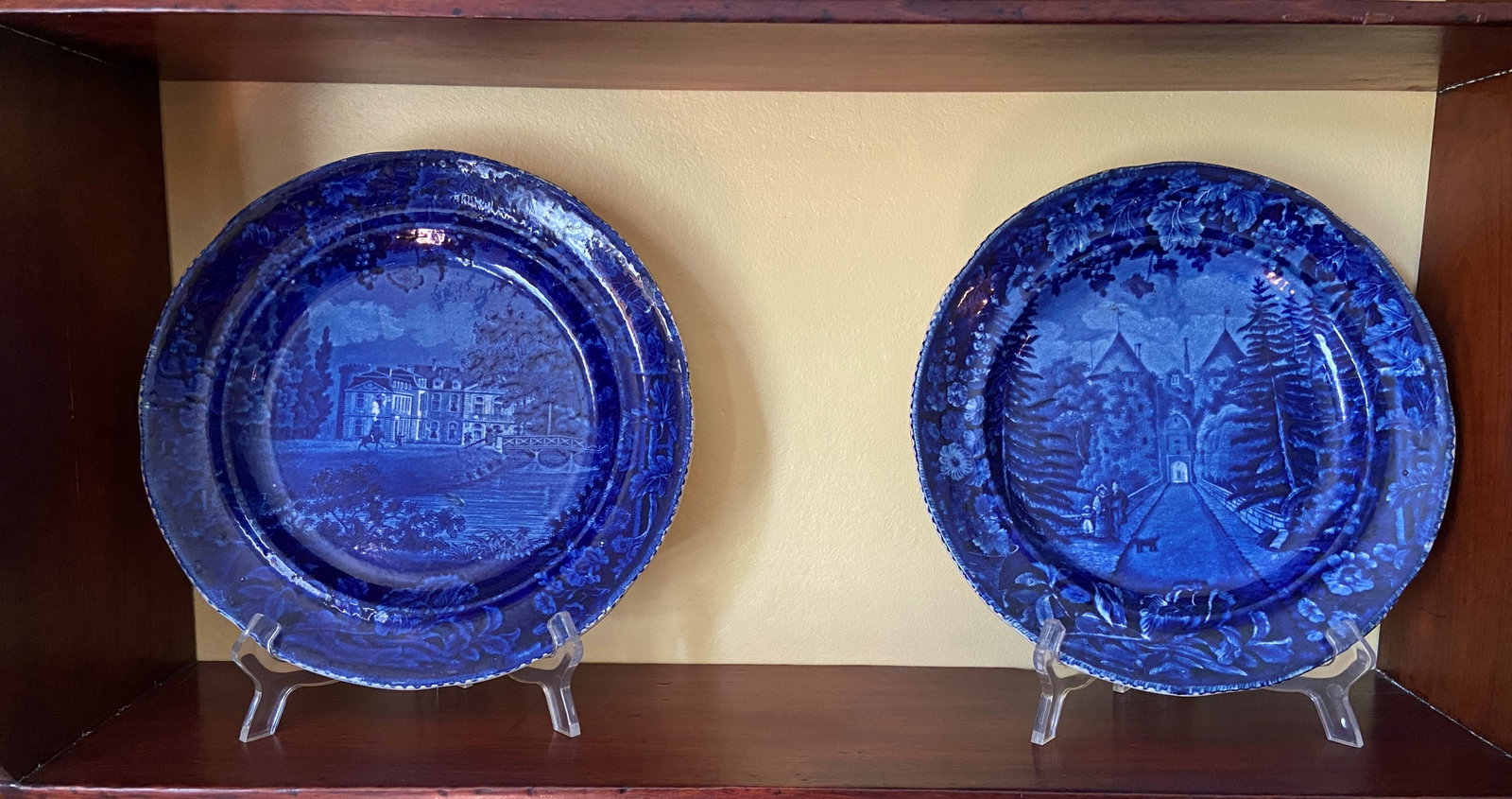 TWO DECORATIVE BLUE PLATES: TWO DECORATIVE BLUE PLATES "VUE DE CHÂTEAU ERMENONVILLE & LA GRANGE THE RESIDENT MARQUIS LAFAYETTE WOODSON & BURSLEM WARRANTED 10"