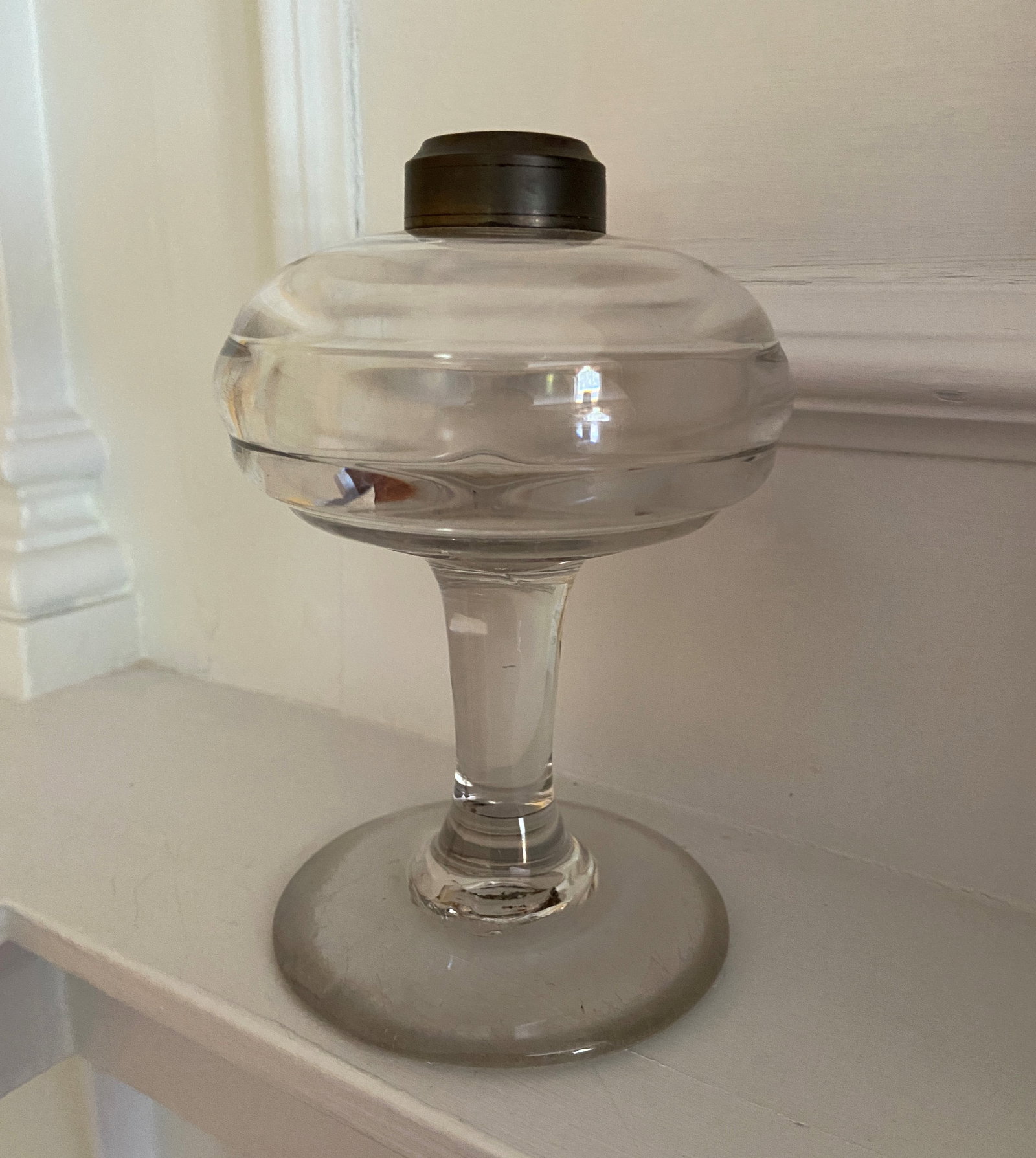 CLEAR SANDWICH GLASS OIL LAMP (1 of 3)