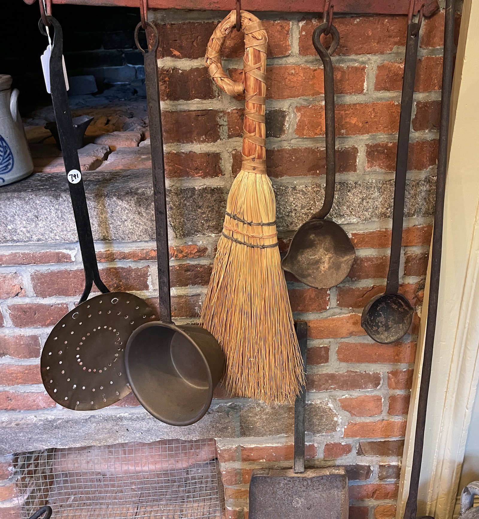 GROUPING IRON COOKING UTENSILS: GROUPING IRON COOKING UTENSILS 7