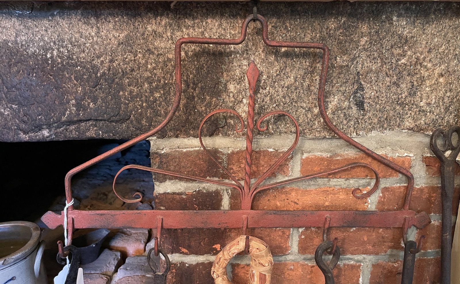 PAINTED UTENSIL RACK: PAINTED UTENSIL RACK 20" X 11"