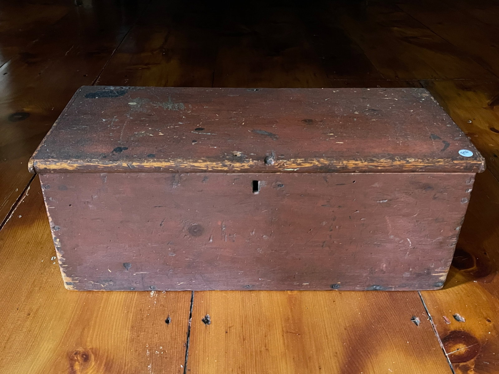 CHILD RED PAINTED BLANKET CHEST: CHILD RED PAINTED BLANKET CHEST 25" X 11" X 10" 3 SNIPE HINGES