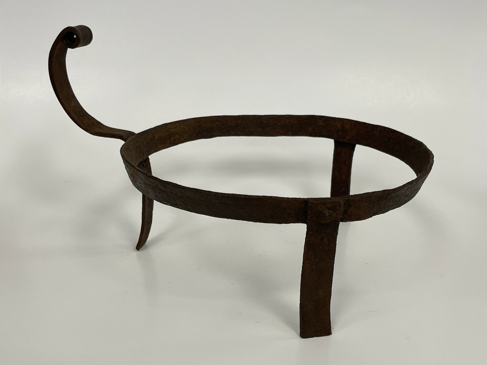 LARGE IRON BLACKSMITH MADE POT TRIVET (1 of 5)