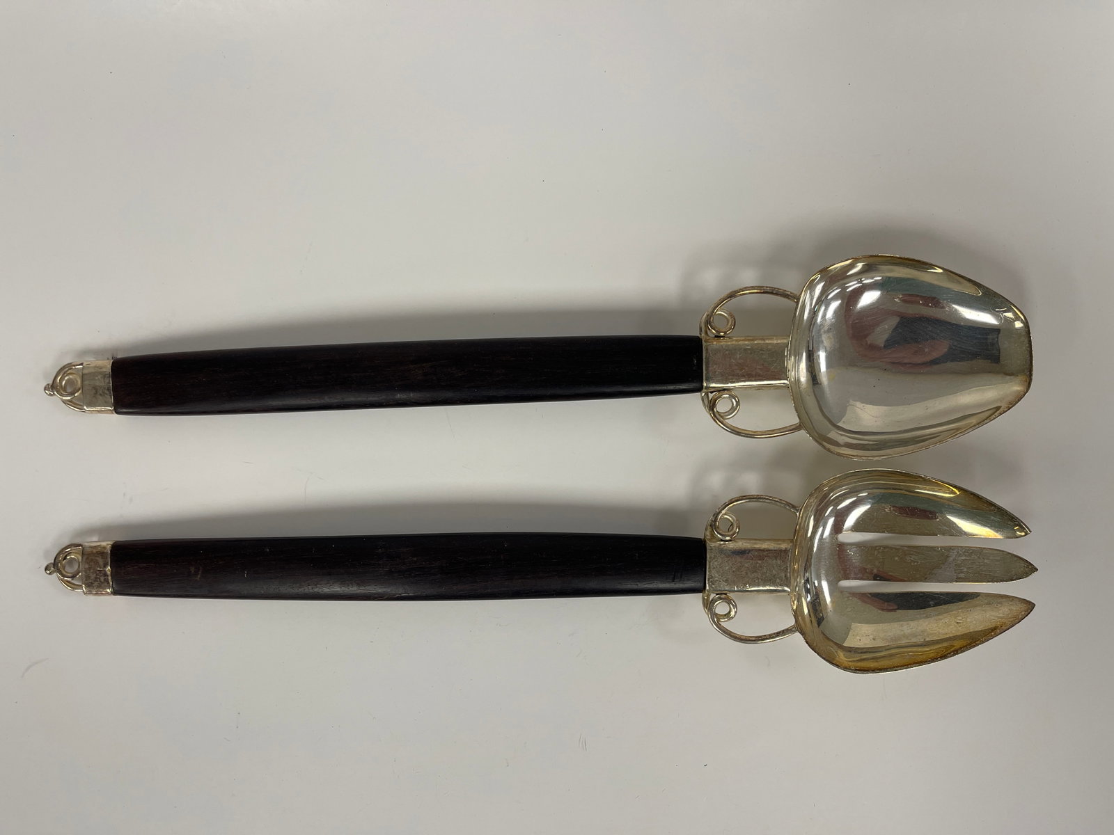 HIGHLY DECORATIVE MEXICAN, LOS CASTILLOS STERLING SILVER SALAD SET W/ ROSEWOOD HANDLES: HIGHLY DECORATIVE MEXICAN, LOS CASTILLOS STERLING SILVER SALAD SET W/ ROSEWOOD HANDLES