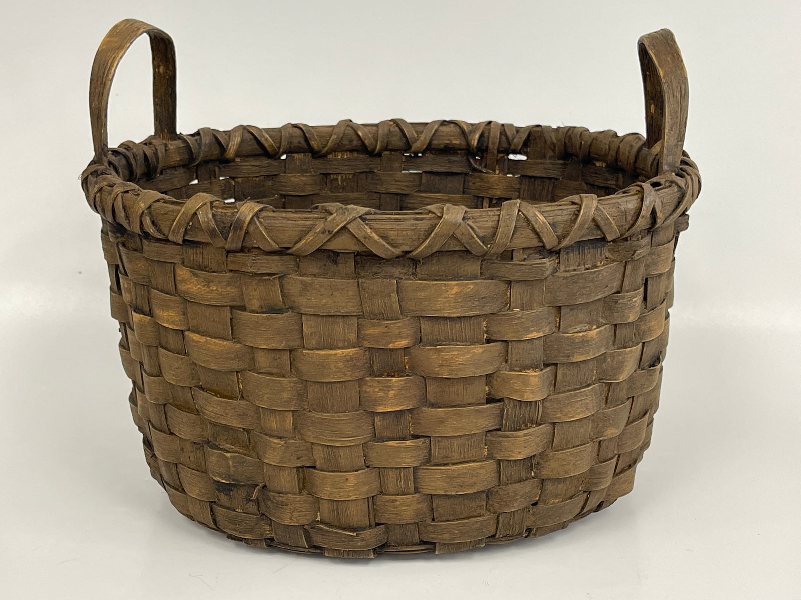 SMALL SPANISH BROWN PAINT BASKET W/ DOUBLE HANDLES: SMALL SPANISH BROWN PAINT BASKET W/ DOUBLE HANDLES