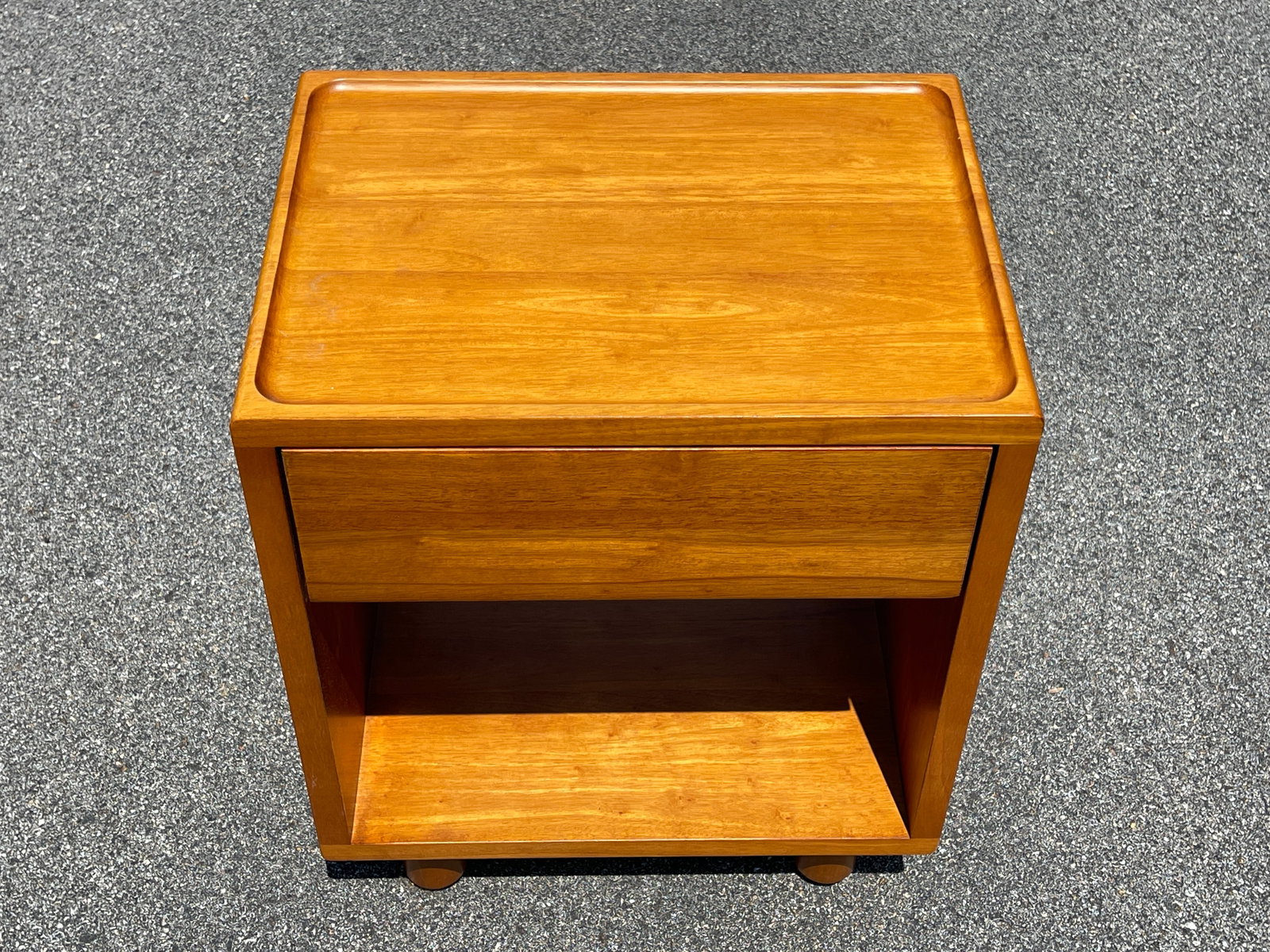 SMALL ONE DRAWER MODERN SIDE TABLE - 3