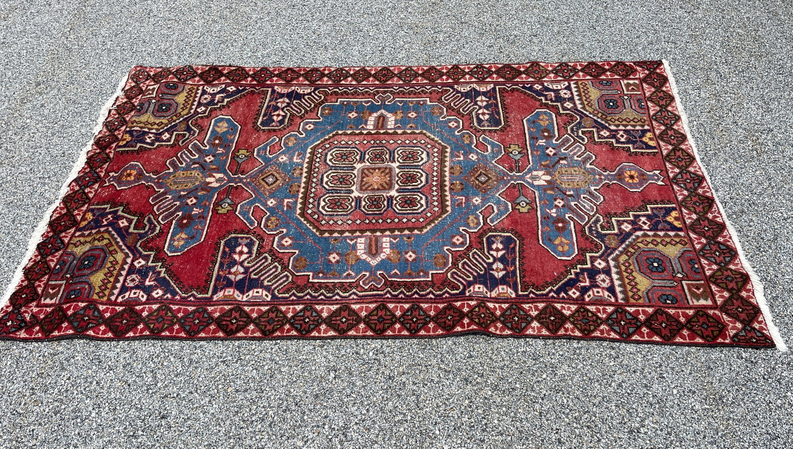 ESTATE RUG: ESTATE RUG, MADE IN IRAN