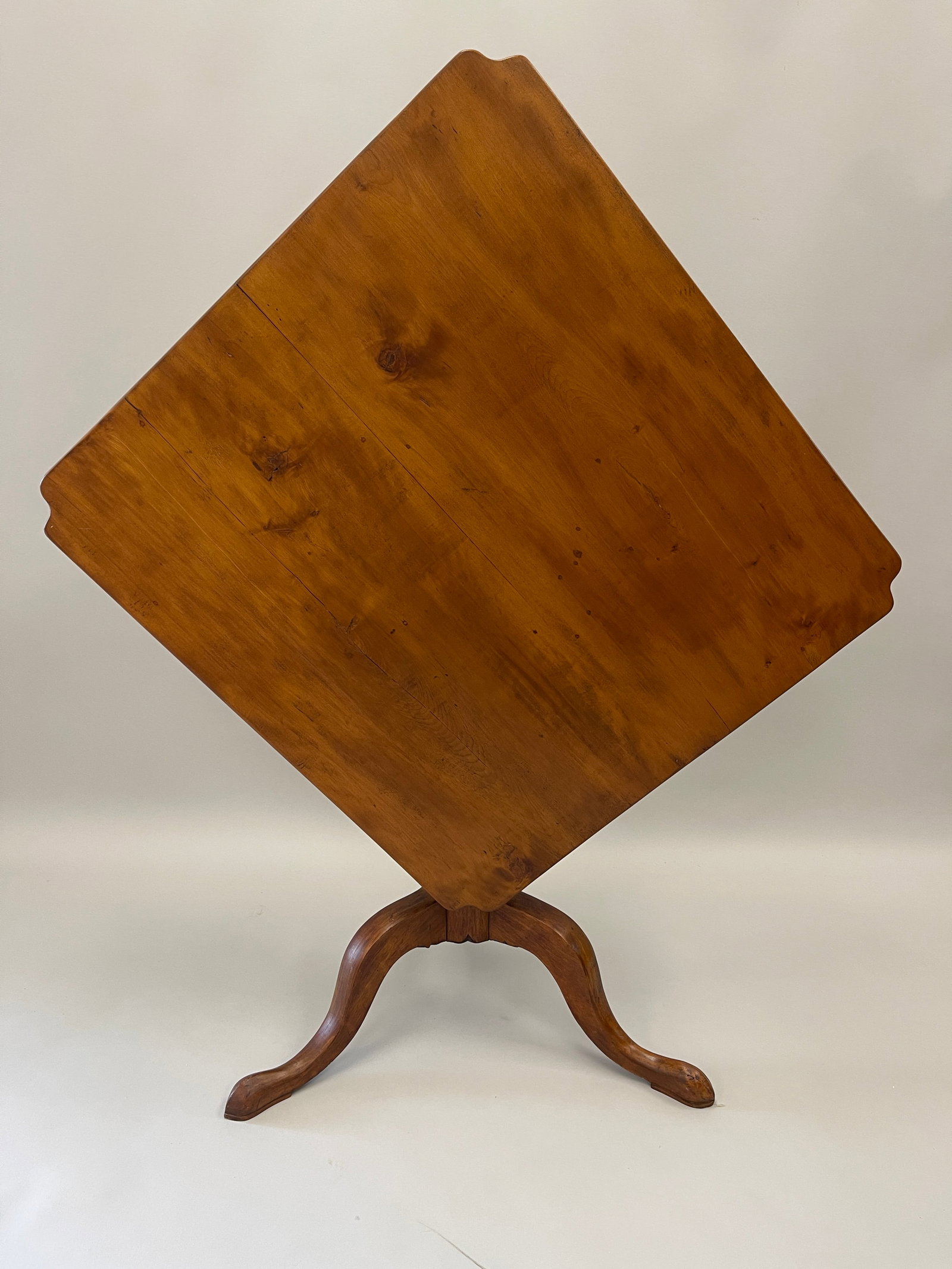CHERRYWOOD TILT TOP TEA TABLE: CHERRYWOOD TILT TOP TEA TABLE
