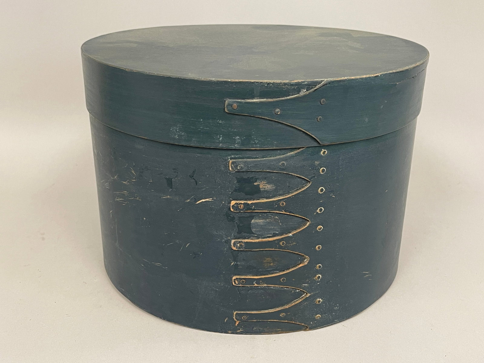 BLUE PAINTED HAT BOX (1 of 6)