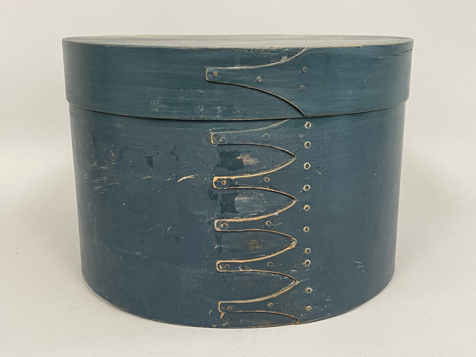 BLUE PAINTED HAT BOX - 2
