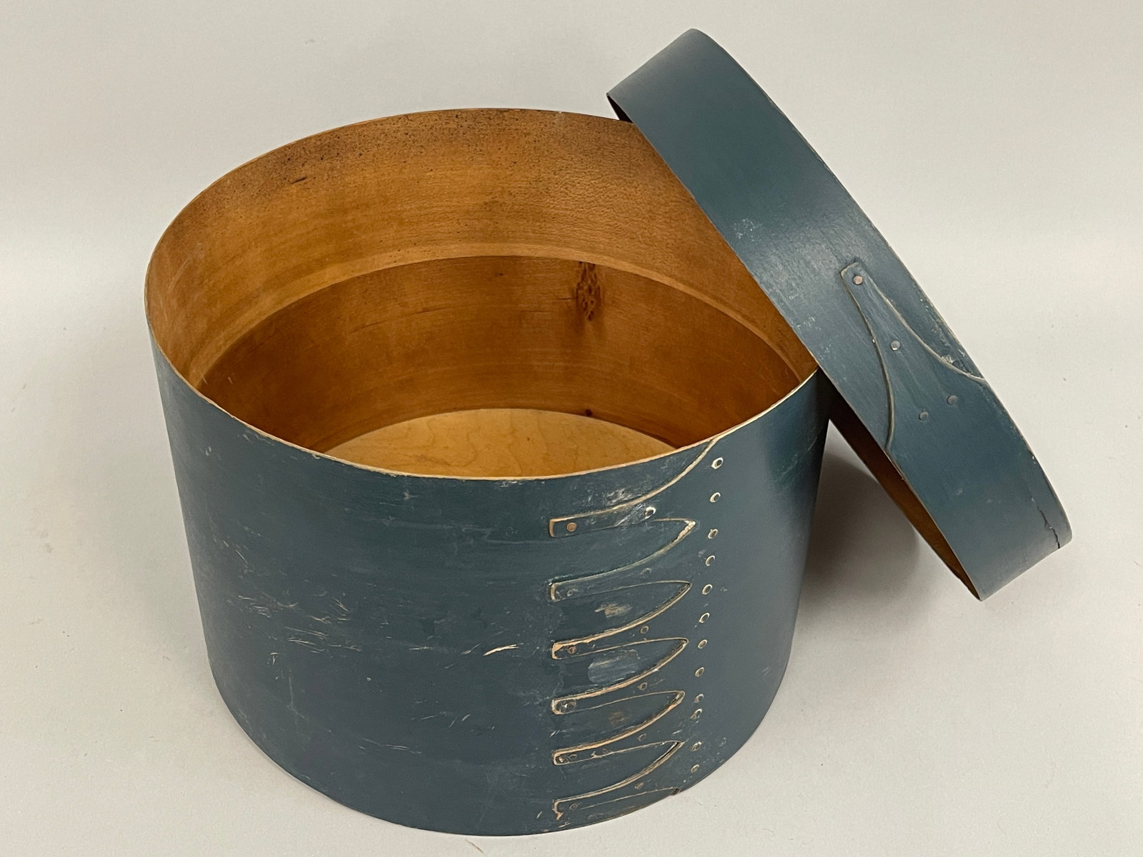 BLUE PAINTED HAT BOX - 3