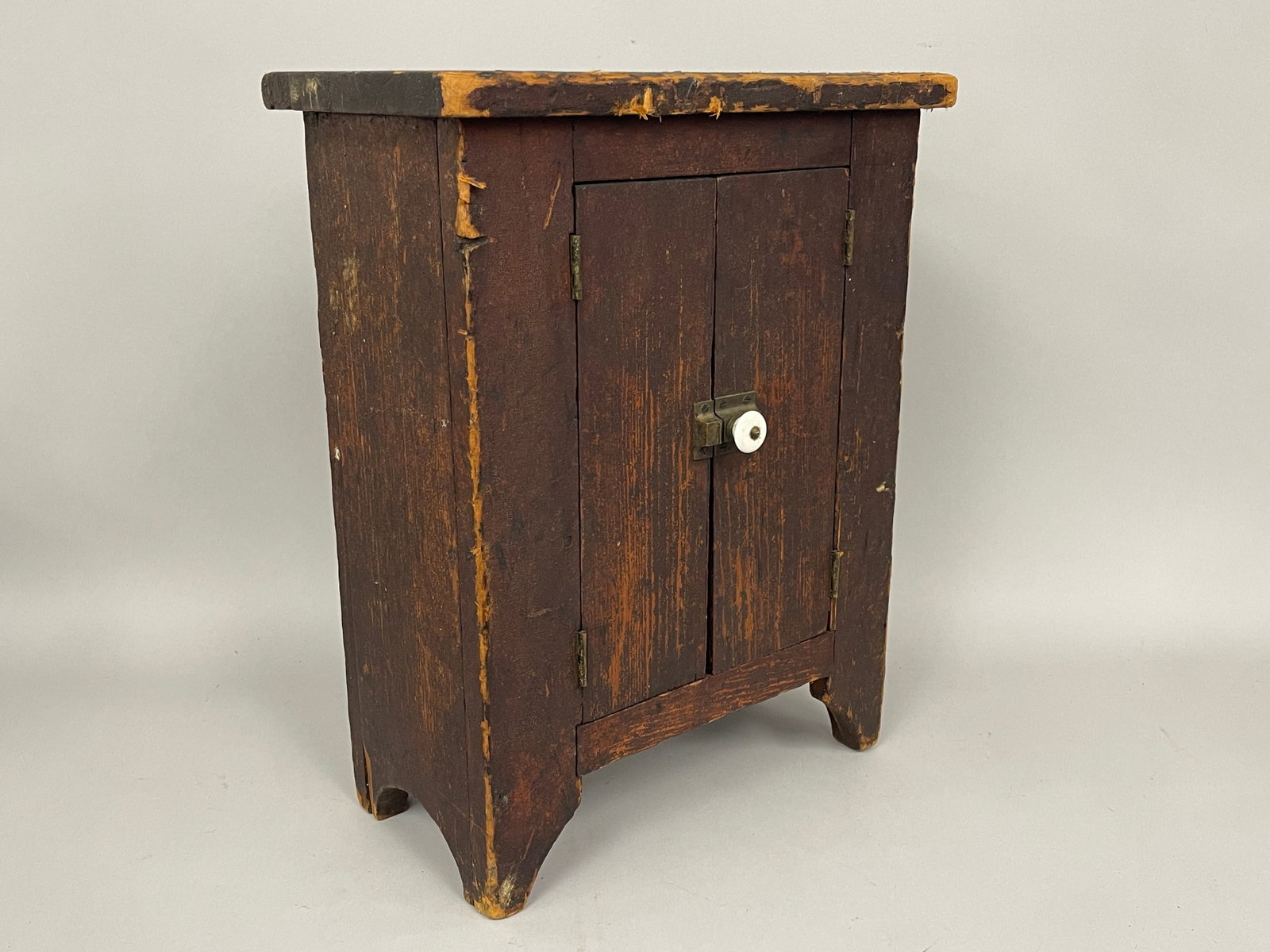 SMALL TWO DOOR CUPBOARD - 2
