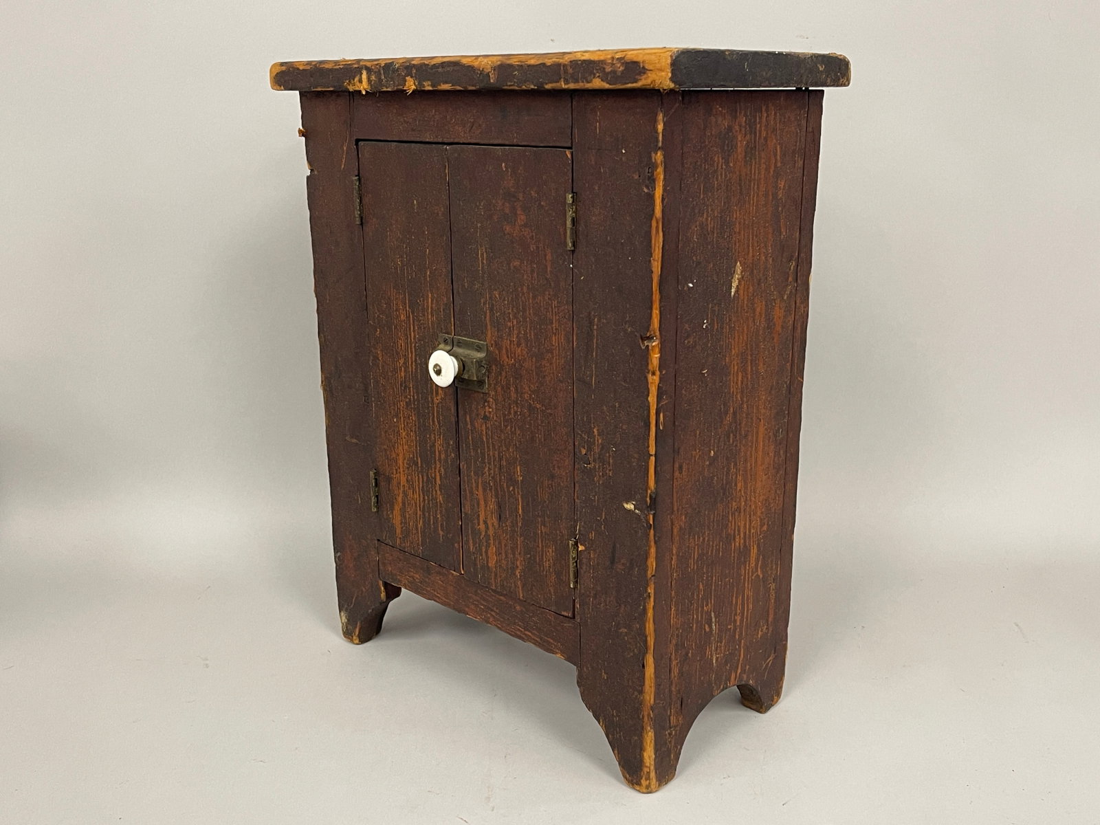 SMALL TWO DOOR CUPBOARD - 3