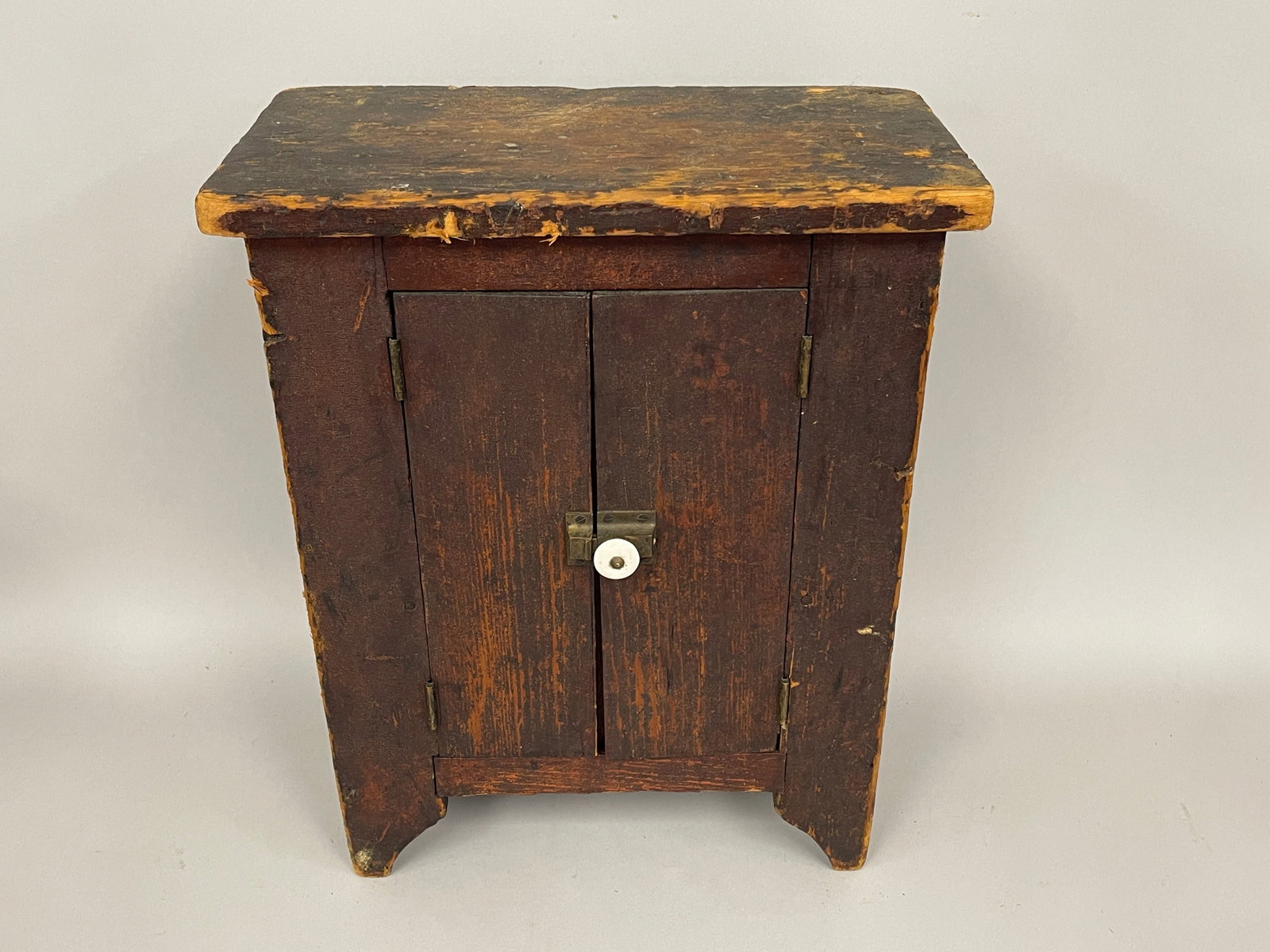 SMALL TWO DOOR CUPBOARD - 5